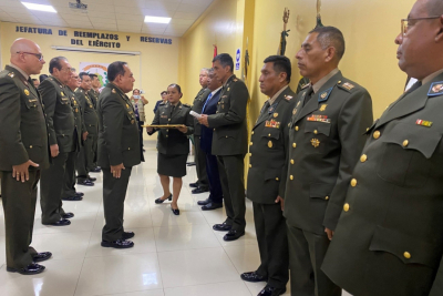 Ceremonia de Entrega de Despachos a los Oficiales Profesionales de la Reserva del Ejército del Perú