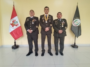 Ceremonia e Imposición de la Medalla Cruz Peruana al Merito Militar al personal Militar de la JERRE